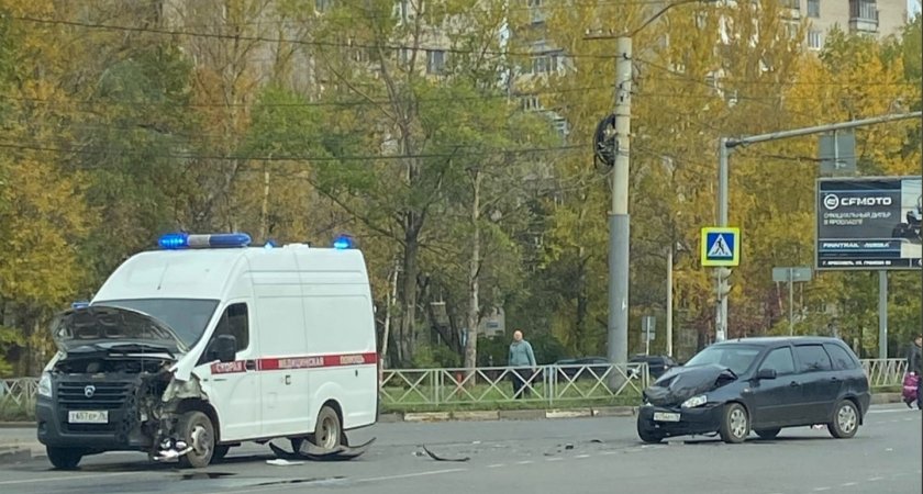 В Ярославле в ДТП попала карета скорой помощи