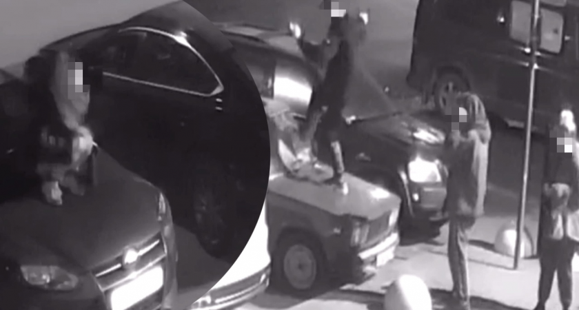 "Устроили батуты на машинах": в Ярославле подростки разгромили парковку с авто 