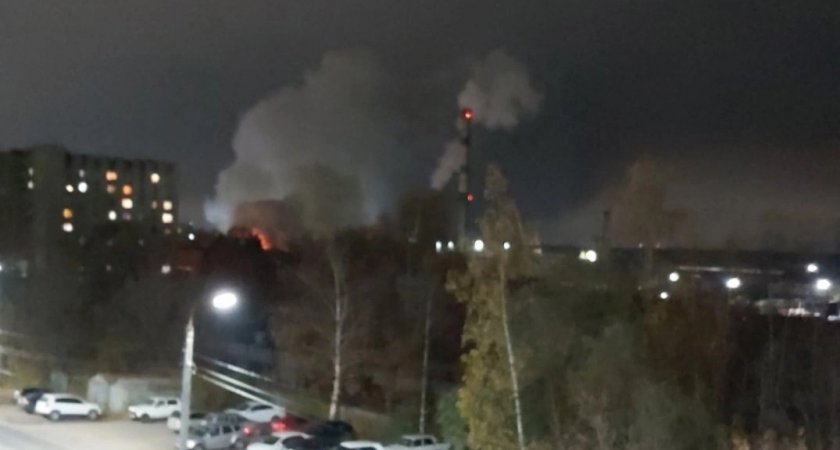 В пожаре у судостроительного завода в Ярославле один погиб и шестеро пострадали