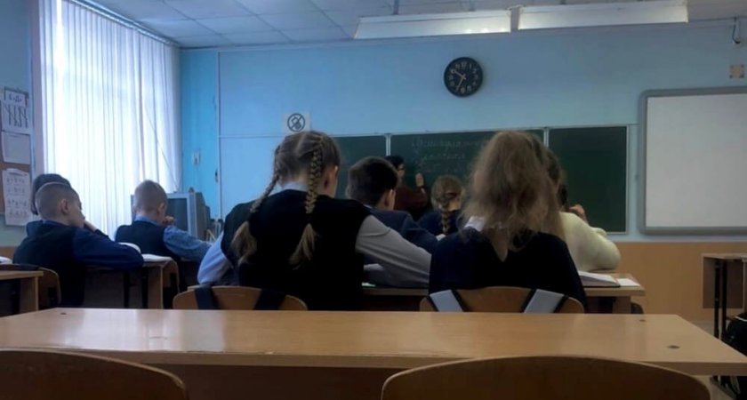 Скандал со школьным видео и молодой учительницей разразился в Ярославле
