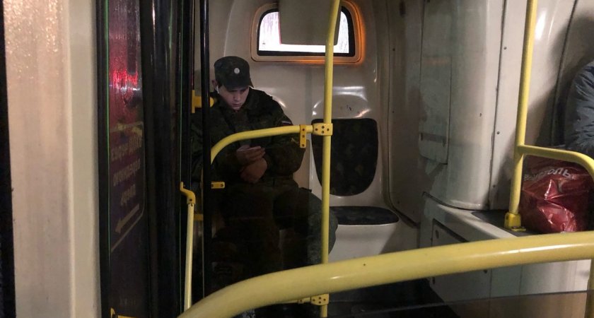 Срок службы в армии хотят увеличить до двух лет