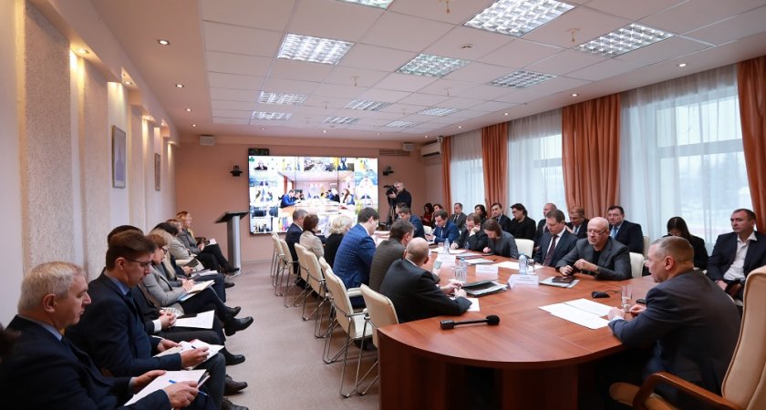 Михаил Евраев предложил поощрять выявивших нарушения в сфере экологии общественников