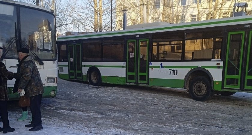 «Один утиль вместо транспорта»: ярославцы выступили против разваливающихся автобусов 