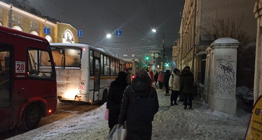 "Тратим на проезд 12 тысяч!": ярославцы о разрухе в общественном транспорте
