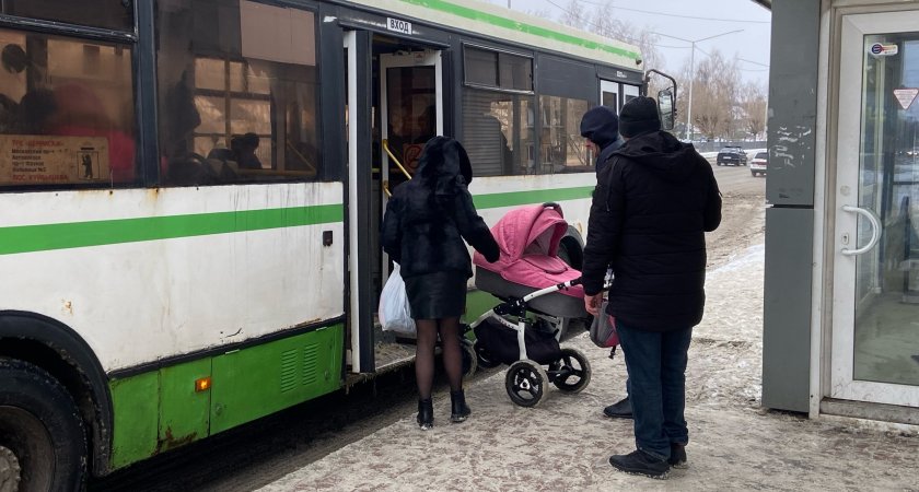 "Слишком узкие улицы": чиновники объяснили переход на малые автобусы в Ярославле