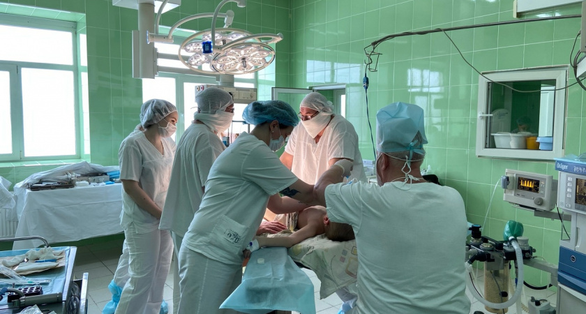 «Это редкая аномалия»: врачи провели сложнейшую чудо-операцию малышу из Ярославля  