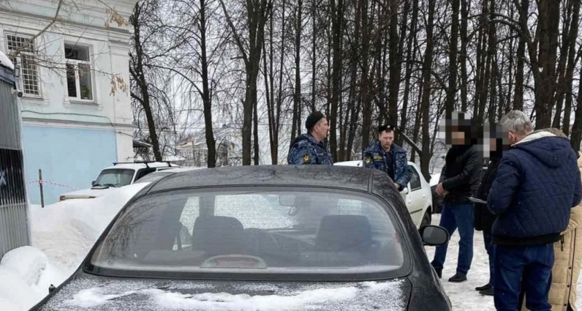 В Ярославле у уголовника "отжали" машину