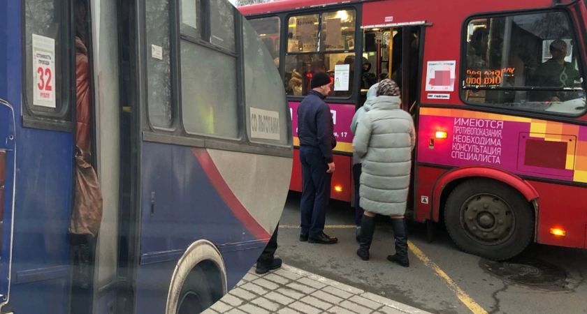 В Ярославле из-за набитого автобуса пассажирке пришлось ехать зажатой в дверях