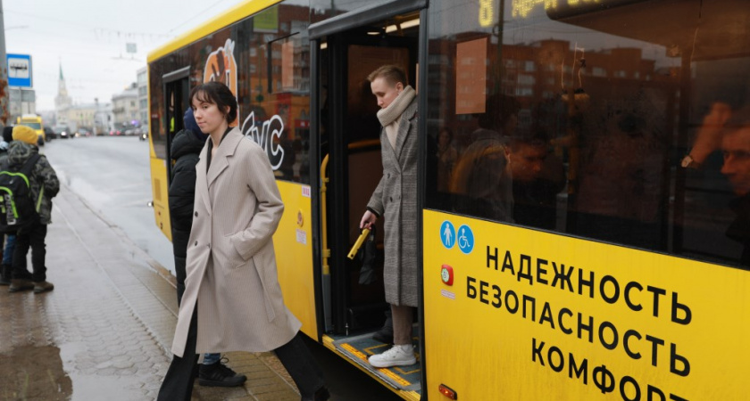 Михаил Евраев поручил увеличить количество автобусов в Ярославле в часы пик