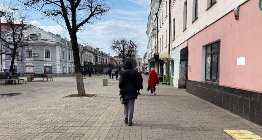 Манкие для кровососов: людей какого возраста обожают клещи