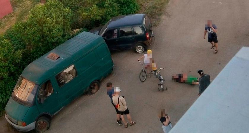 "Бился в конвульсиях": в Ярославле ребенка после катания на скутере забрала скорая