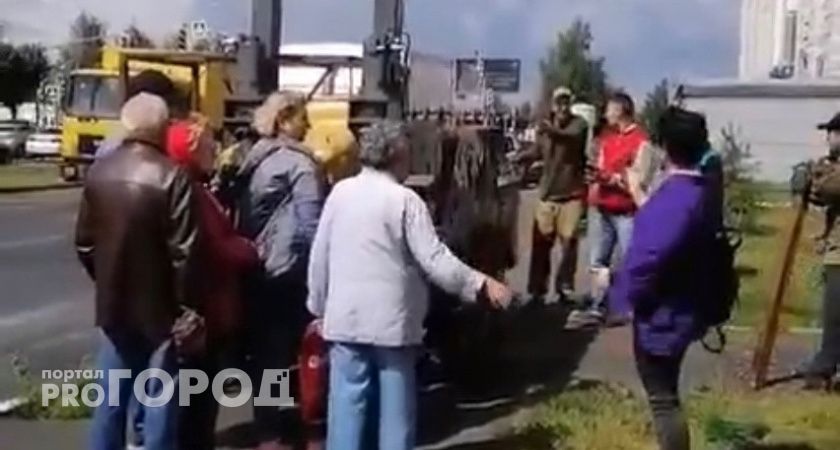 Ярославцы бросались под технику