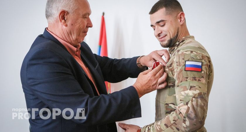 Рыбинца, принимавшего участие в освобождении Мариуполя, наградили за проявленное мужество