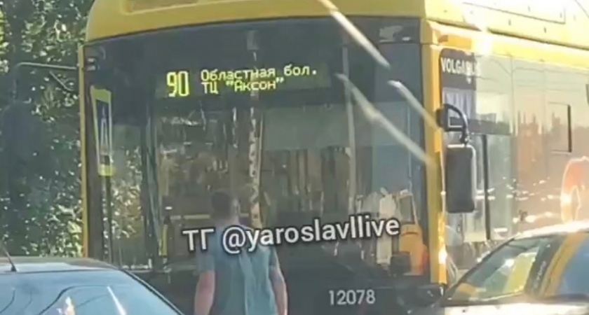 "Пошел с пистолетом в автобус": конфликт двух водителей в Заволжском районе попал на видео