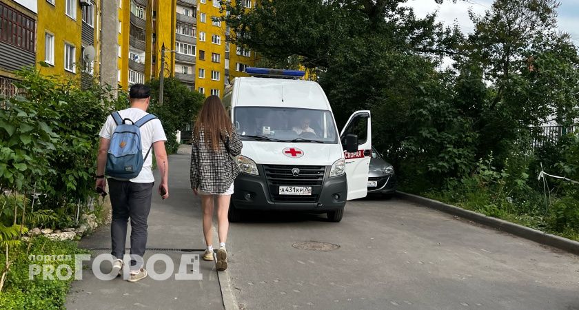   В Ярославле с крыши 9-этажного дома упал 19-летний мальчик