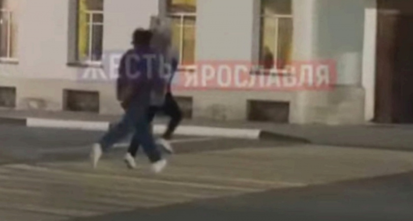 Ярославцы в центре города украли дорожный знак