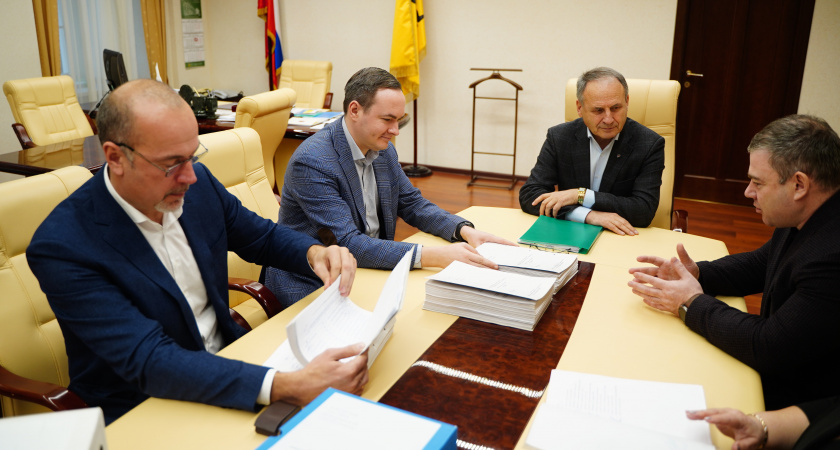 Жители Ростова обратились в Думу с инициативой переименования города