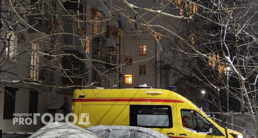 В Ярославле сотруднице скорой помощи до крови разбили нос