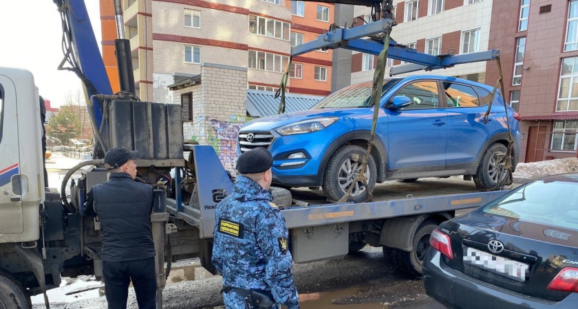 У ярославского водителя Hyundai отобрали машину за 74 штрафа