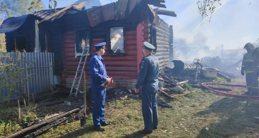 Трёхлетний малыш и его дедушка погибли в пожаре в Ярославской области