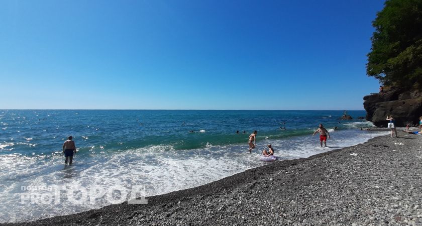 Туристы ужаснулись, приехав на Черное море: еду берем с собой и сидим в проходе, чтобы искупаться