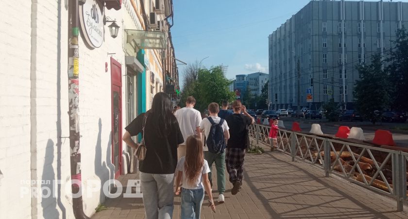  "Сократили рабочий день": как ярославцы трудятся в офисах и на заводах в жару