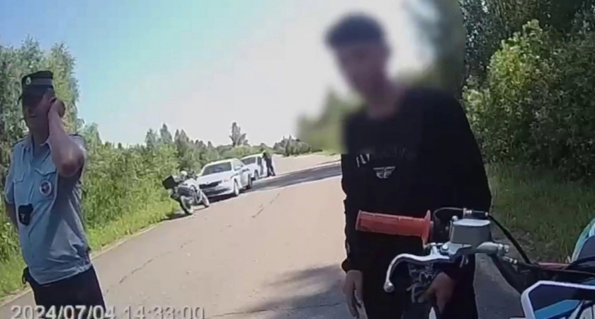 В Ярославле ребенок за рулем мотоцикла попал в ДТП, скрываясь от полиции