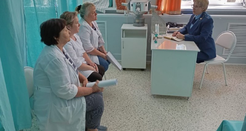 Медсестер из Ярославской области лишили выплат