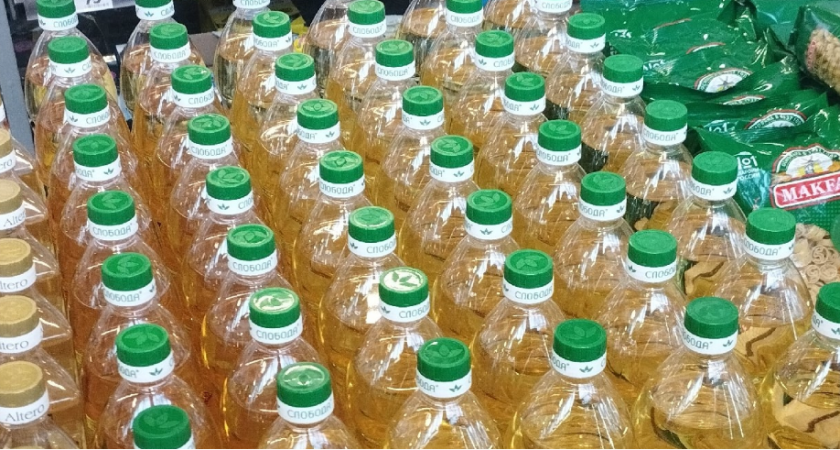 Янтарная жидкость в изящной бутылке: Роскачество озвучило антирейтинг растительного масла