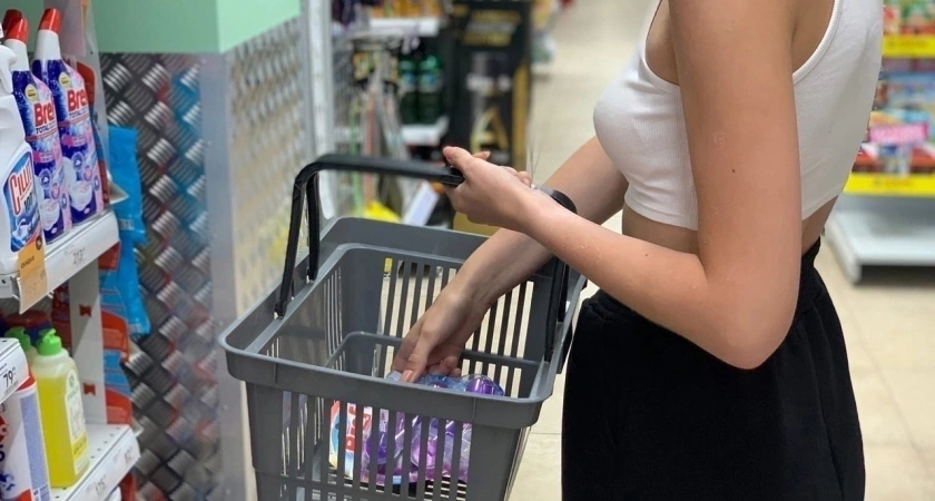 Стакан при стирке - и одежда идеально белая: прачка раскрыла, что добавляет в стиралку вместе с порошком - стоит копейки