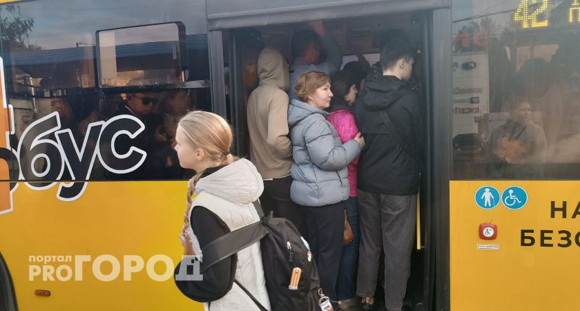 В Ярославле водитель зажал пассажирку в автобусе