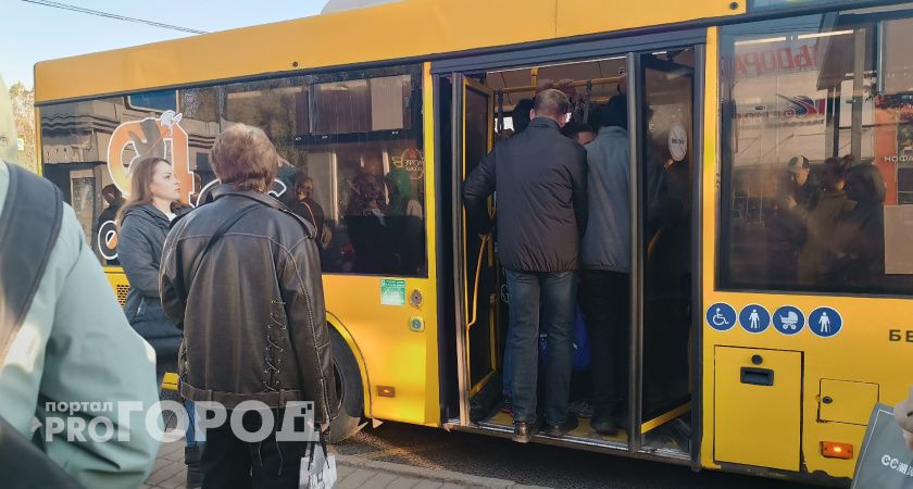 Из-за нехватки водителей ярославцы часами ждут автобус: "Идем пешком на работу"