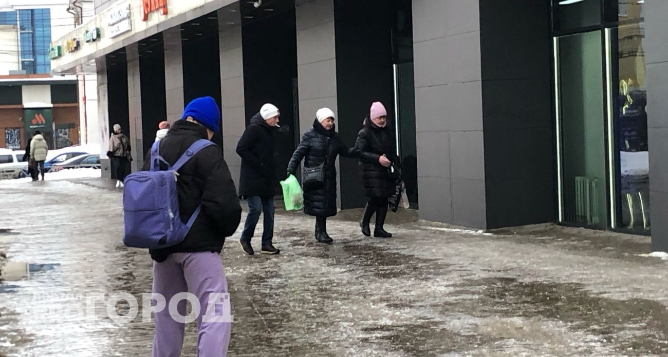  В Ярославле девочка 12 лет сломала плечо из-за падения на неубранном тротуаре