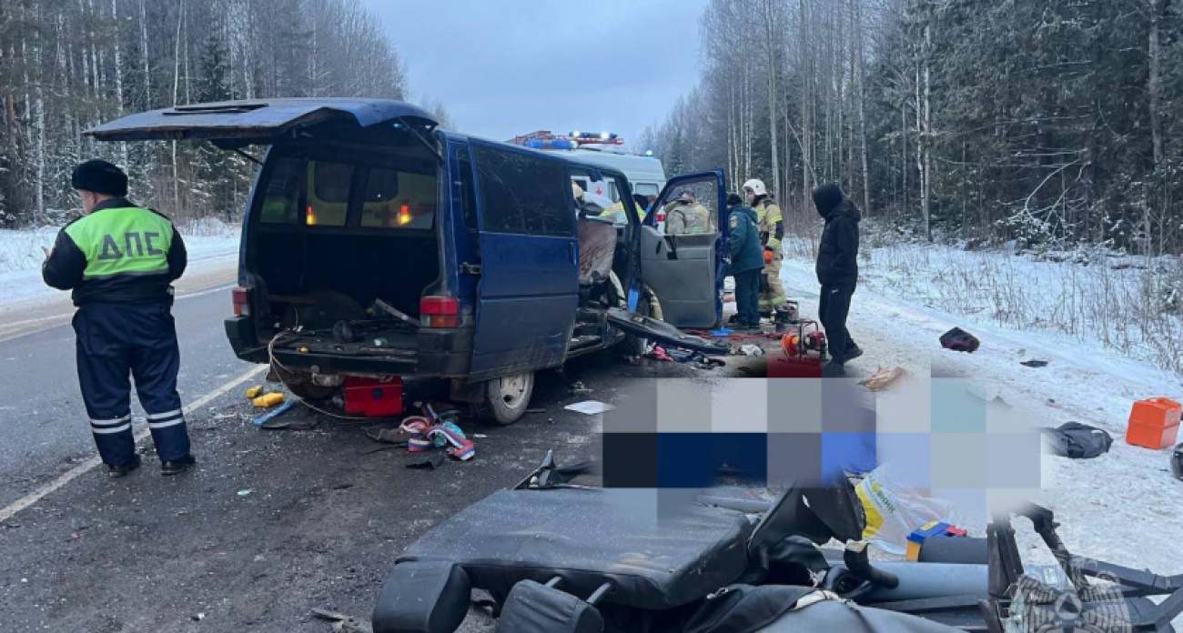 Десять человек пострадали в трагическом ДТП на трассе в Кировской области: трое из них погибли