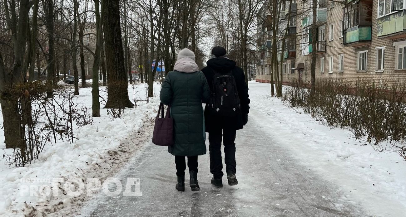 Ярославль превратился в ледяной кошмар: "Только в центре асфальт, Брагино сплошной каток"