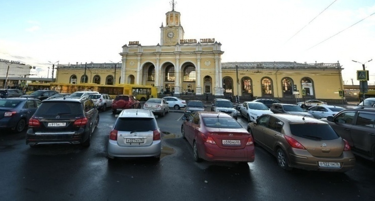 Стала известна дата открытия платной парковки у Ярославля Главного