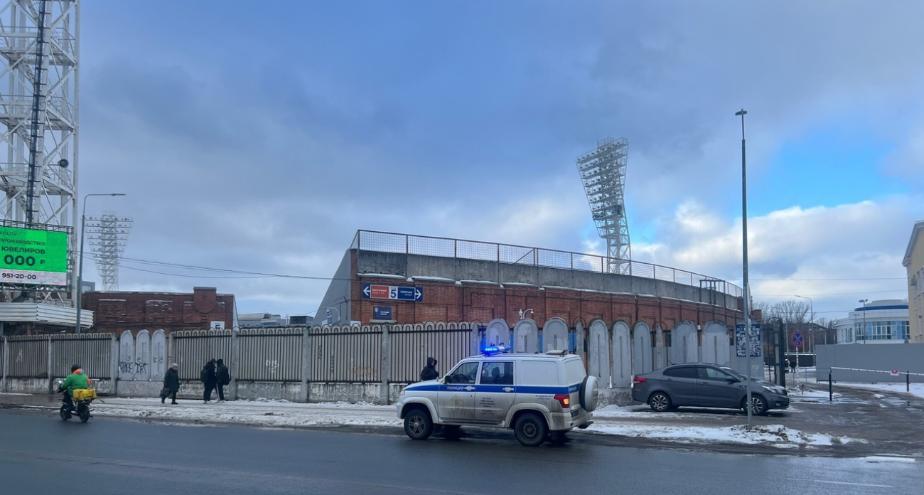 В Ярославле трое человек избили юношу на остановке