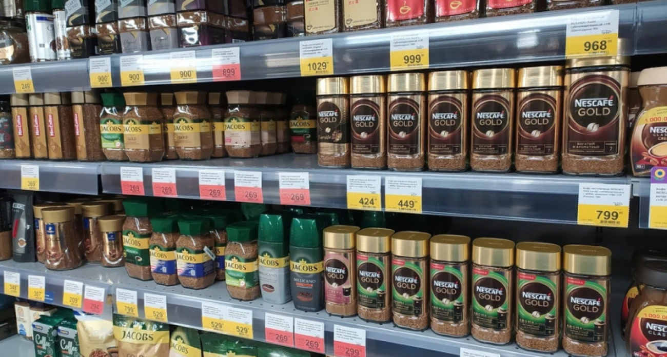 Сомнительный кофе в изящной банке: названы марки, которые лучше не покупать даже по большой скидке