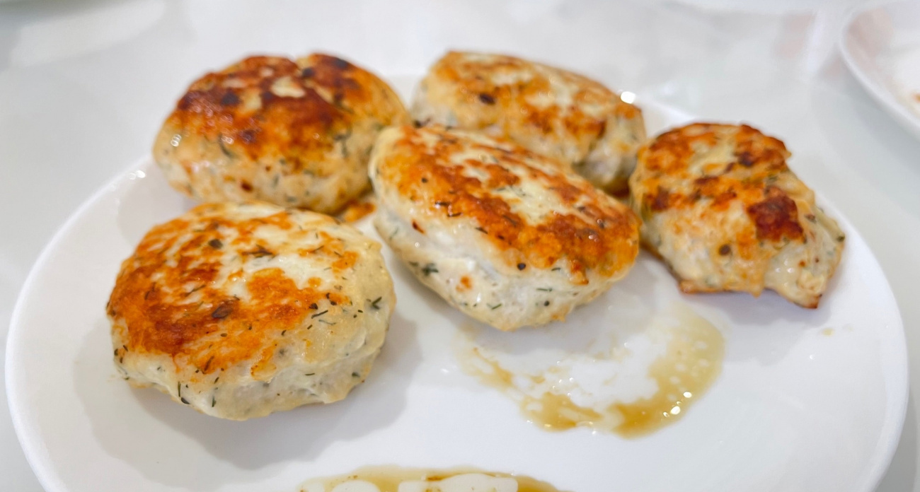 Волшебная ложка в фарш: котлеты получаются воздушные и сочные