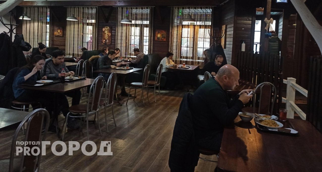 В кафе хотят прятать солонки и сахарницы из-за лишнего веса россиян: реакция ярославцев 