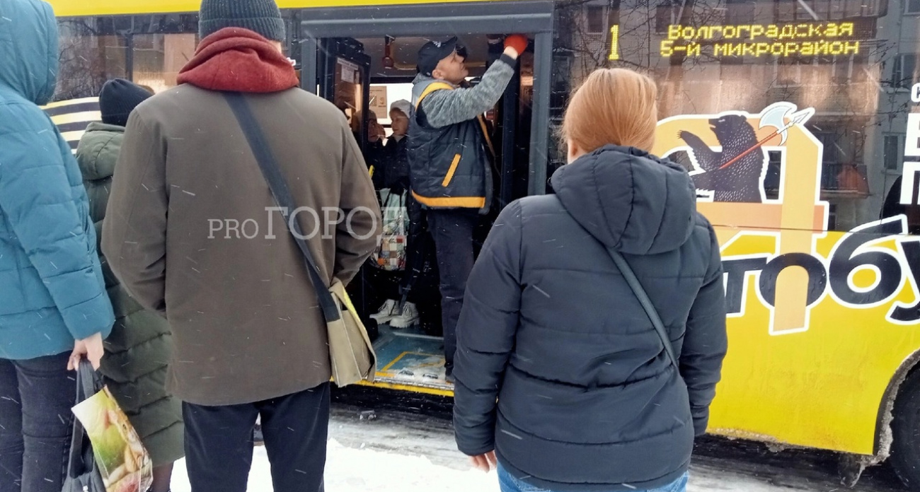 В Брагино из-за снегопада сломался автобус