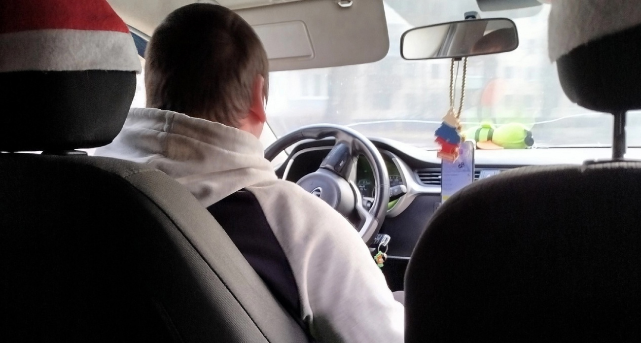 Из-за отключения интернета в Ярославле в три раза выросли цены на такси