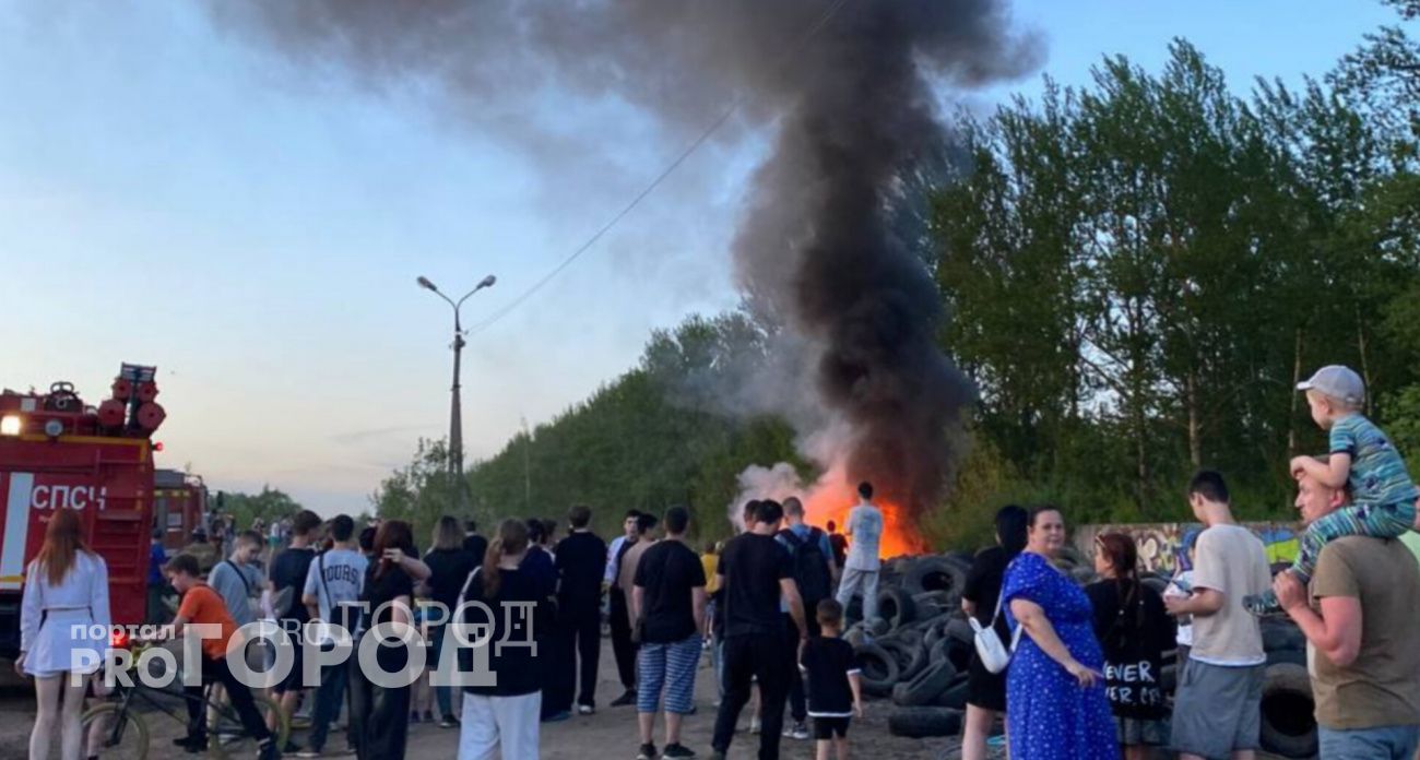 После грохота черный столб дыма накрыл Брагино: "Сильно дерет горло"