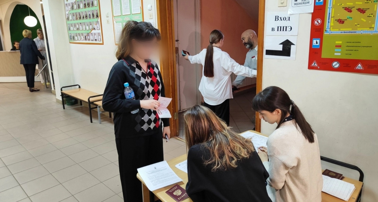 ЕГЭ хотят отменить: "Превратили в фарс на раздевание"