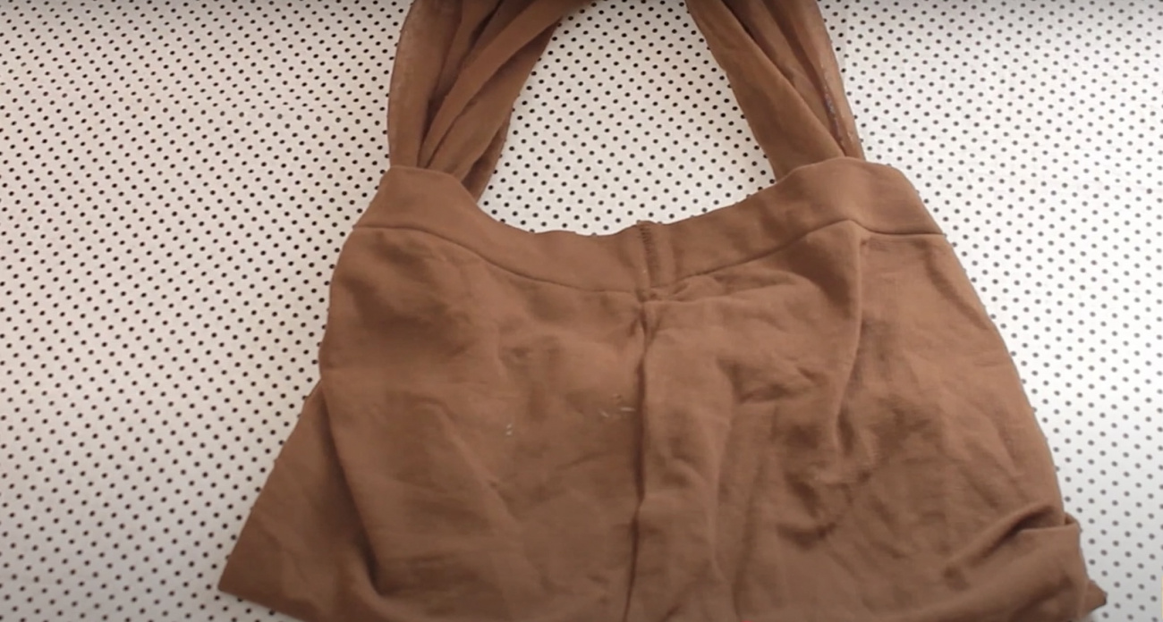 Старые колготки больше не выбрасываю: два действия, и незаменимая вещь в хозяйстве готова