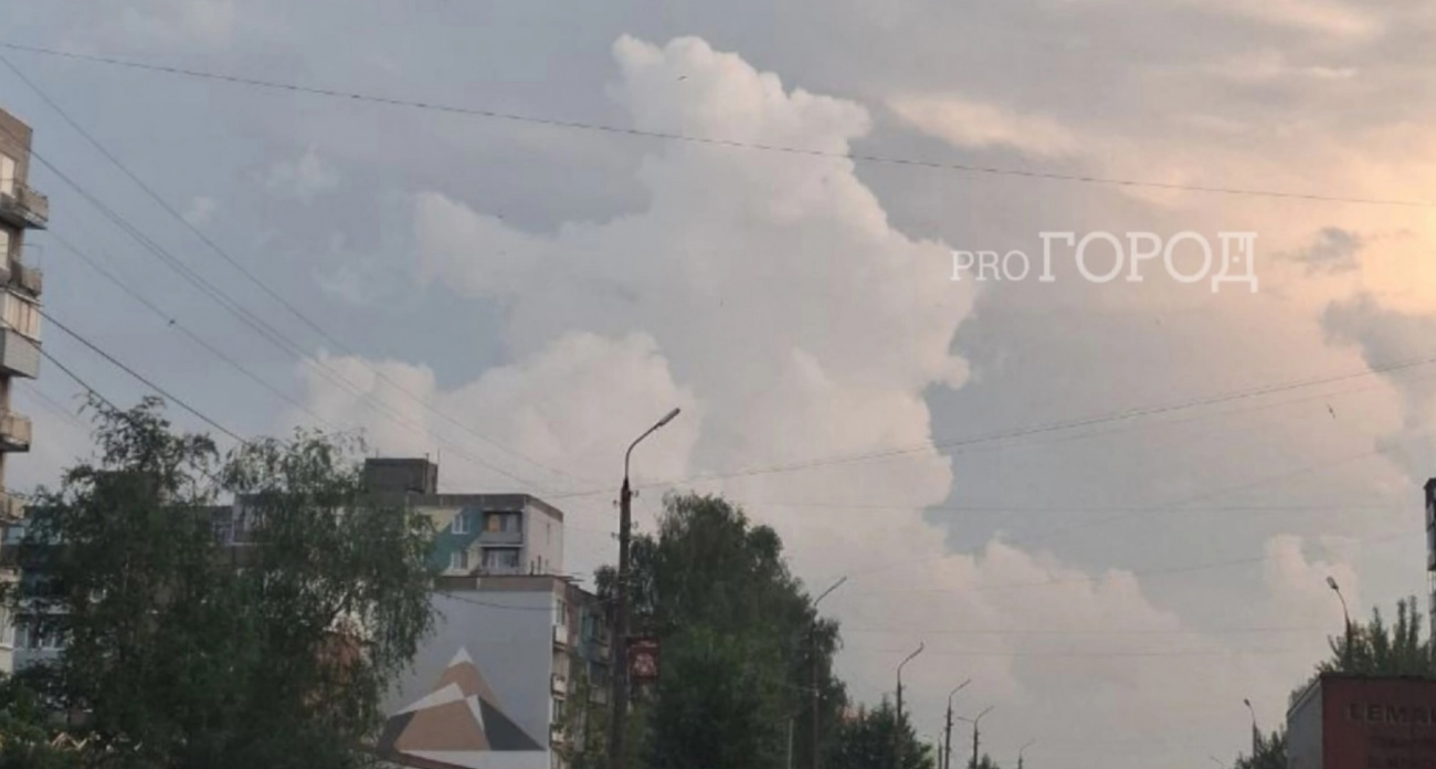 Облако в виде медведя с секирой взошло над Ярославлем