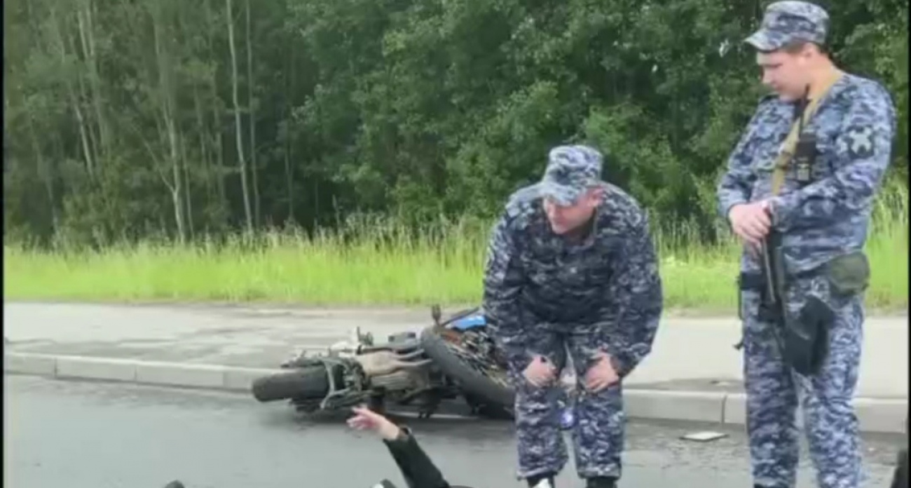 В Ярославле бойцы Росгвардии спасли байкера