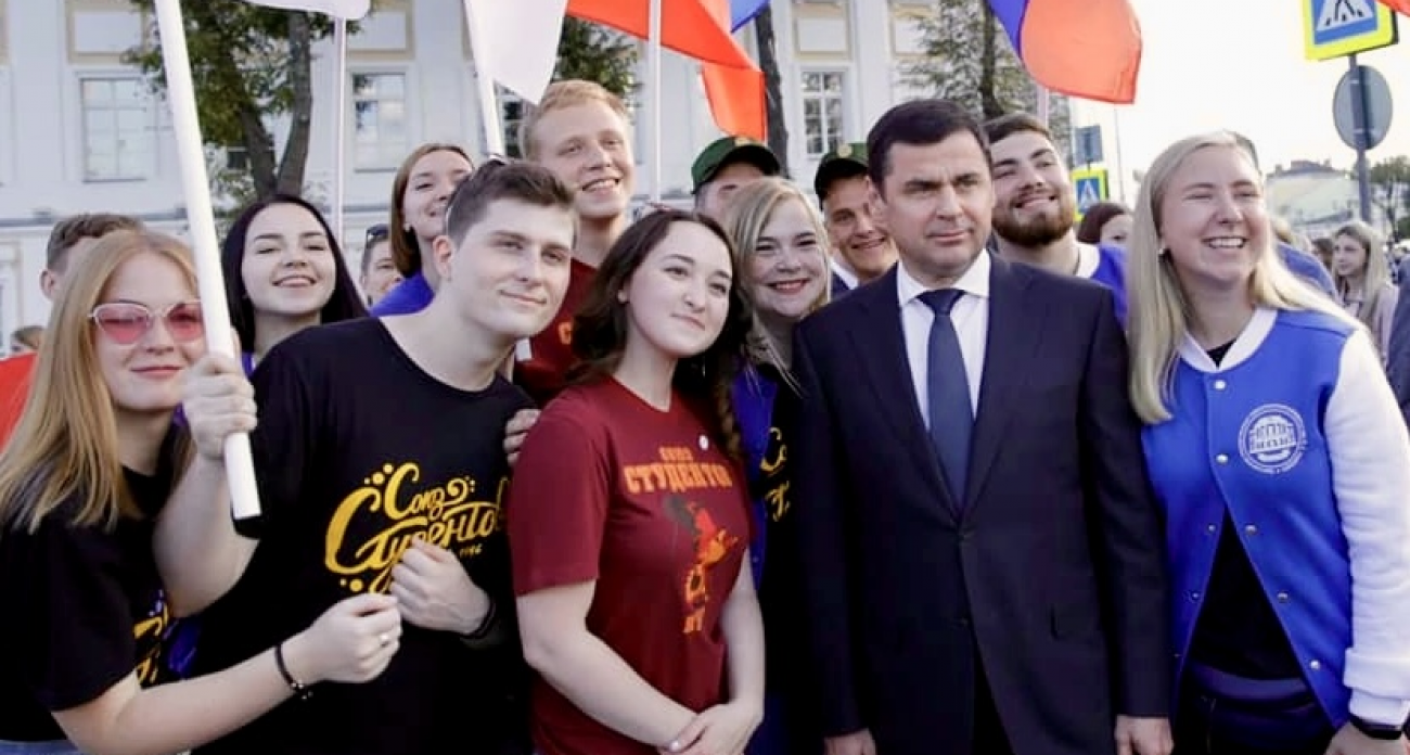 Помощник Президента РФ Дмитрий Миронов поздравил ярославскую молодежь с праздником