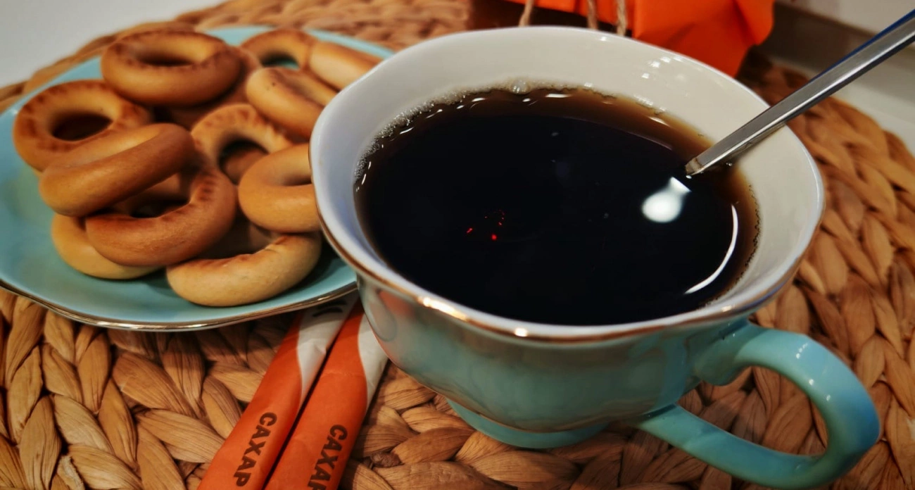 Не чай, не молоко и даже не кефир: эксперты назвали лучший напиток для долголетия