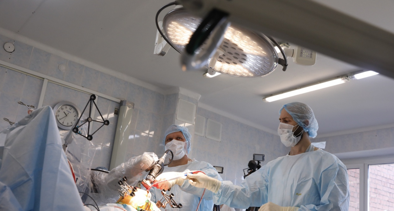 В Ярославле начали применять робота для проведения операций